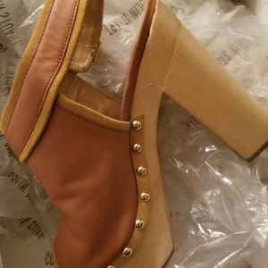 Collins Stewart butterscotch chunky mule heels